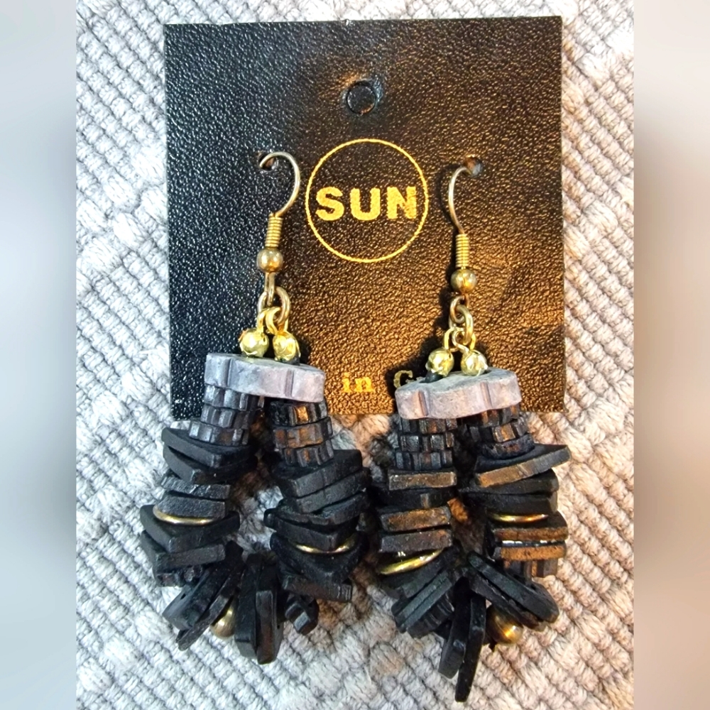 Black and Gold Cluster Drop Earrings